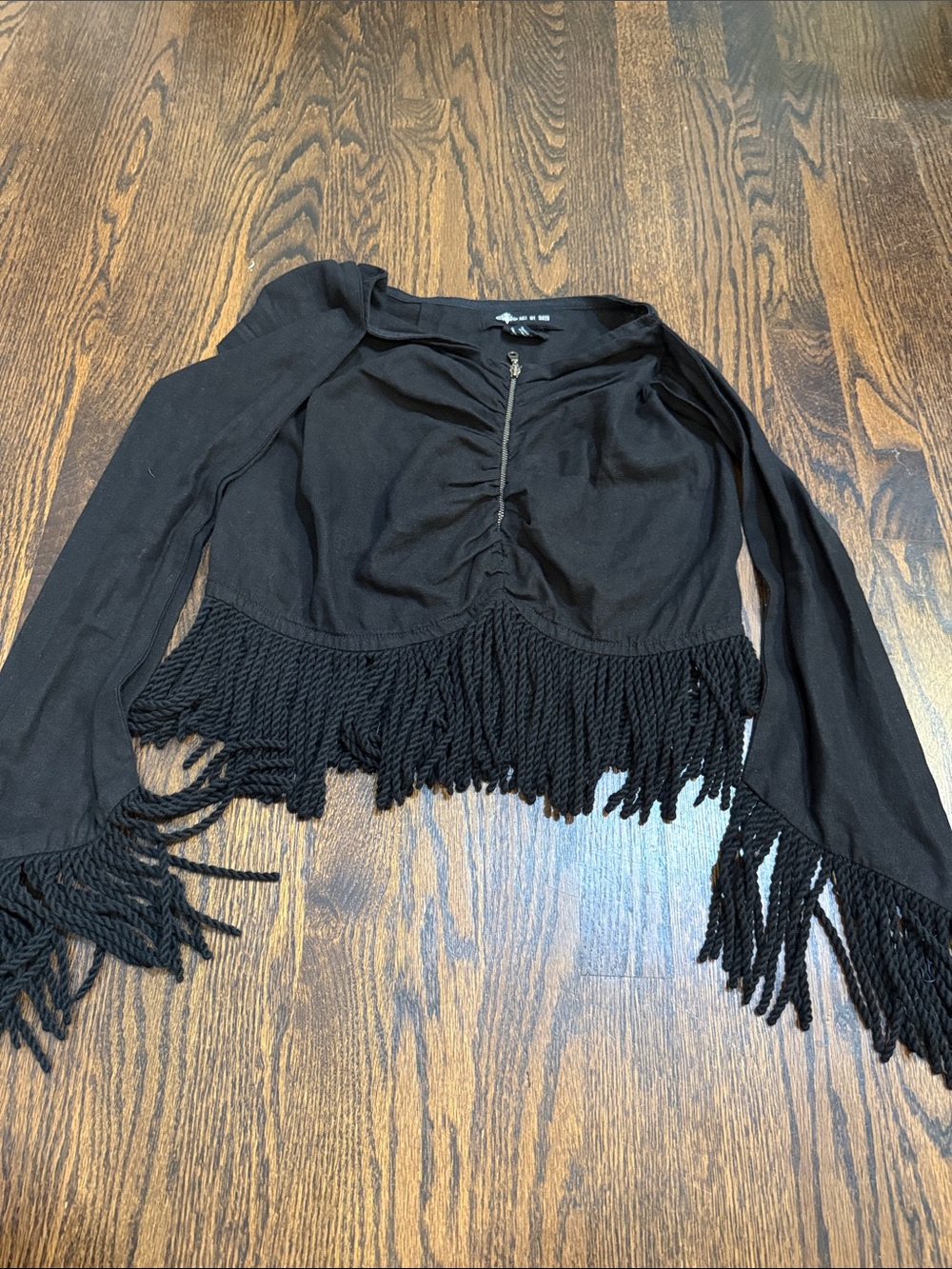 Just Bee Queen Black Fringe Long-Sleeve Crop Top women’s size small